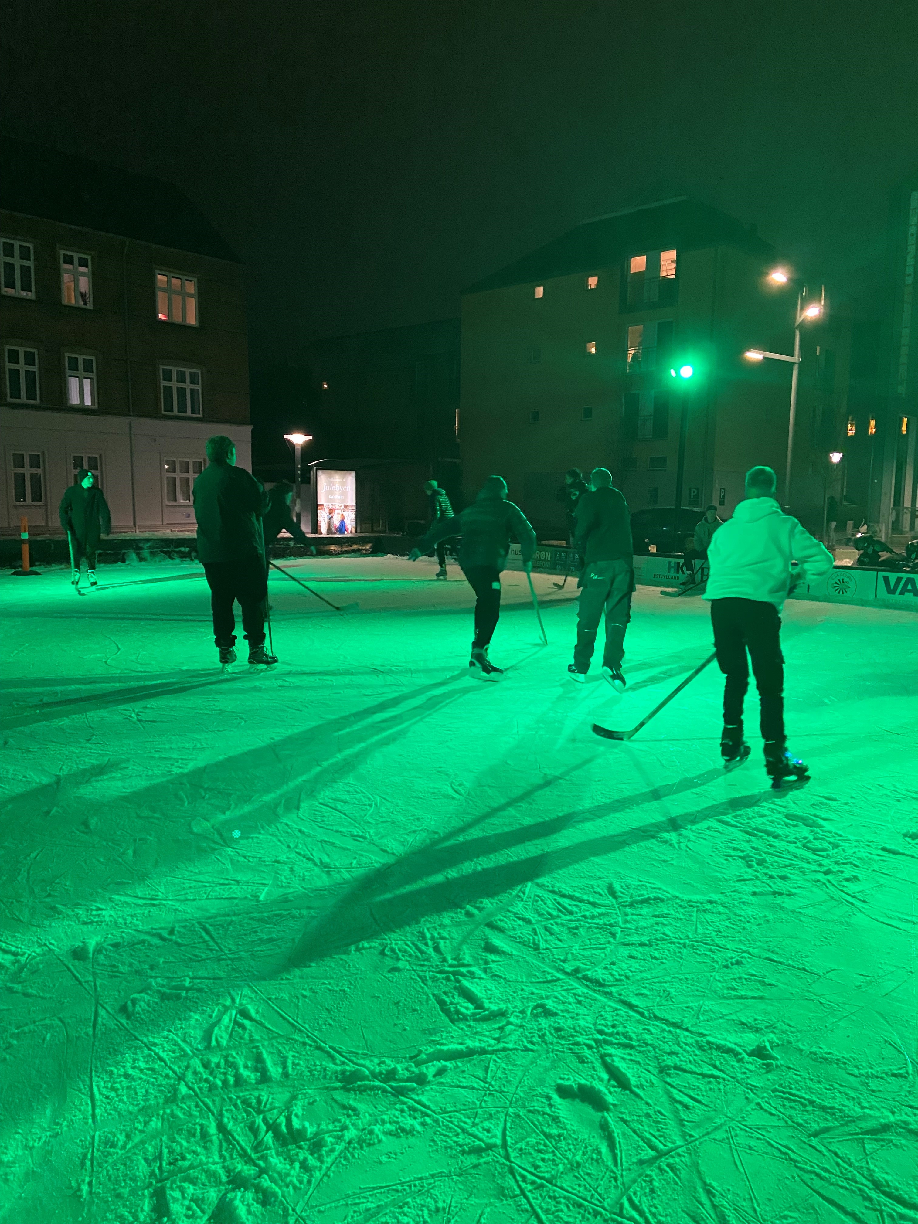 Ishockey på skøjtebanen